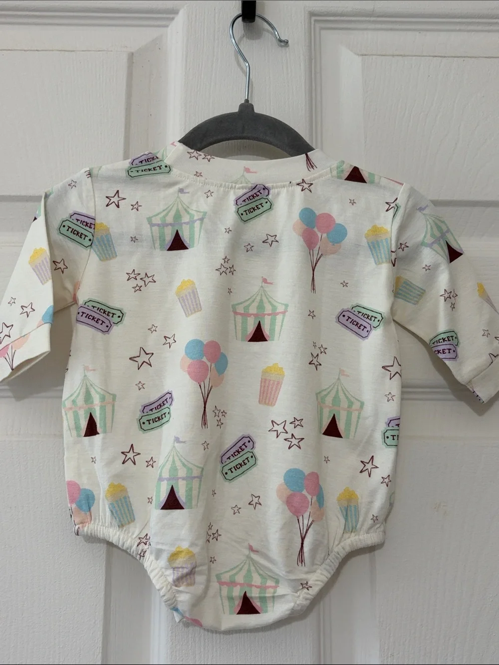 NWT 0-3 months Larkspur Baby Cream Carnival Print Long Sleeve Bodysuit
